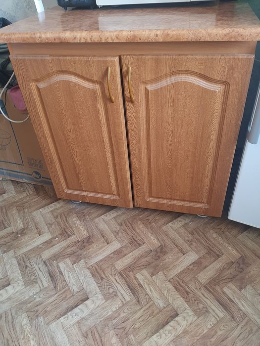 Гостинный и кухонный гарнитур