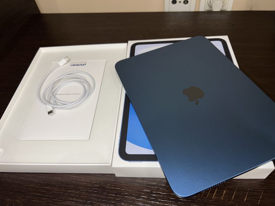 Vând tableta Apple A16 2025