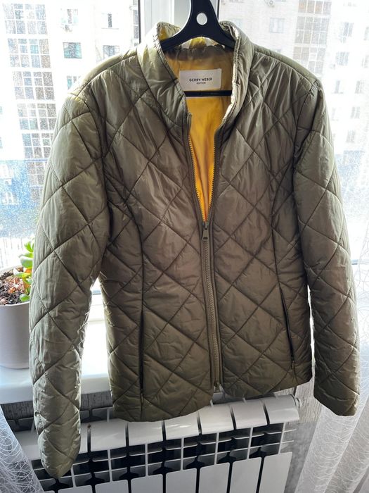 Верхняя женская одежда