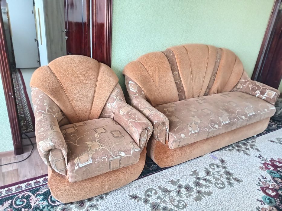 Диван 2 кресло мен сатылады.