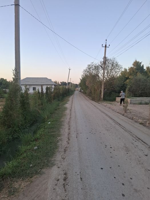 12 sotx uchaska+bogʻ sotiladi