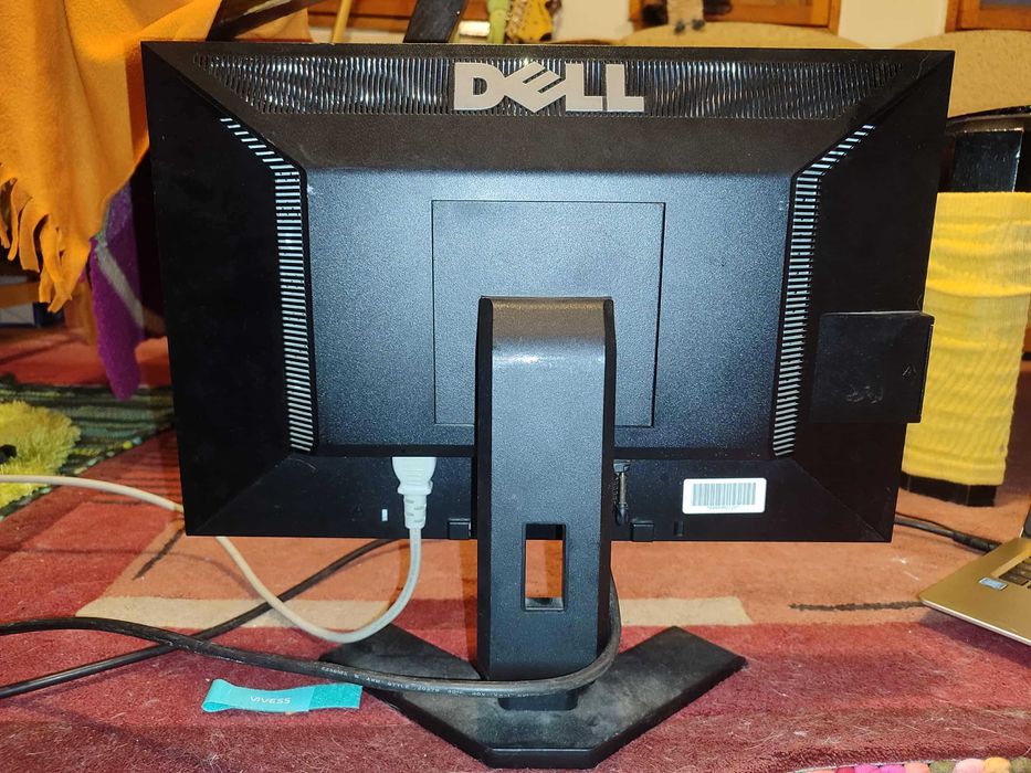 Монитор Fujitsu 22" 60hz + Монитор Dell 19" 60hz