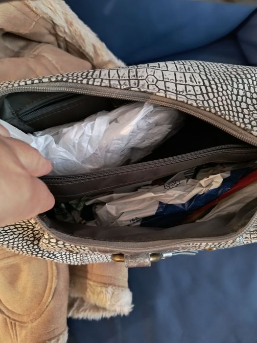 Geanta Milli noua cu eticheta