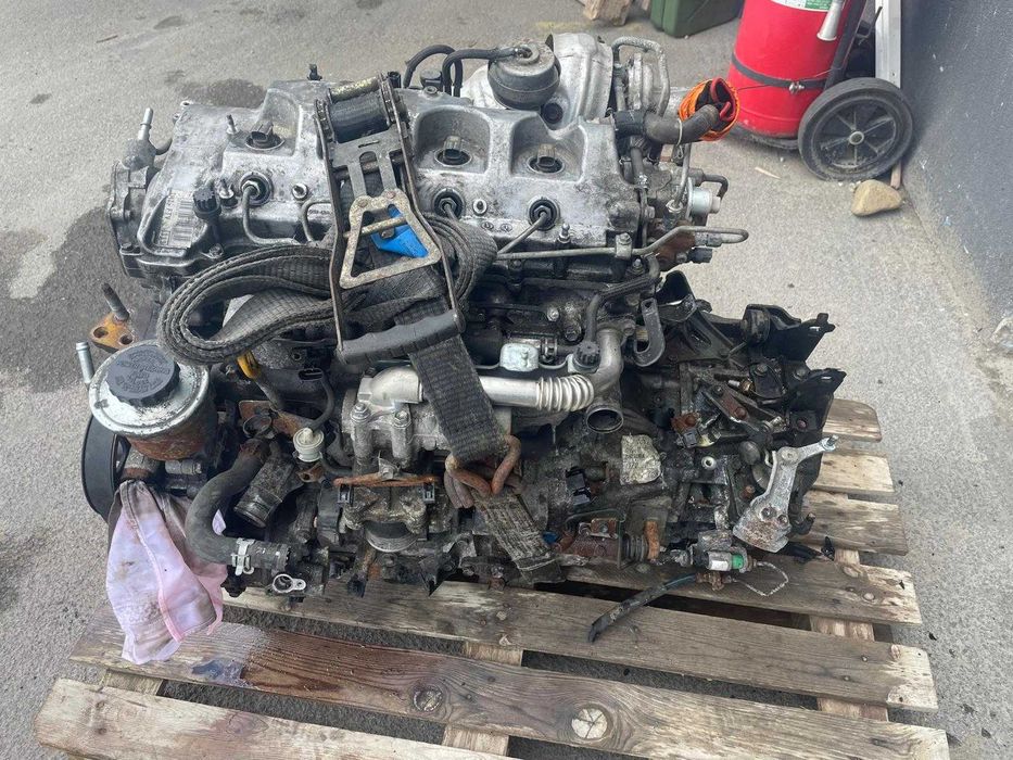 Dezmembrez Totota Avensis T25/DT251