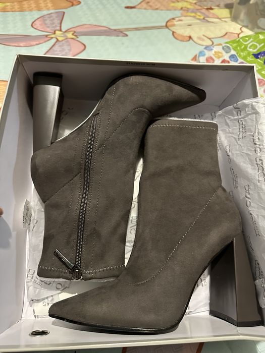 Продаются женские сапоги