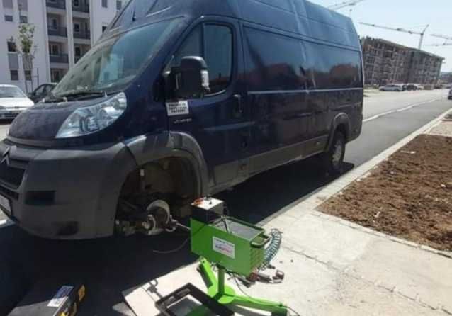 Машина за изправяне на спирачни дискове без демонтаж