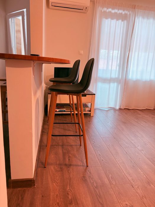 Дава се под наем Двустаен апартамент в Бургас, Лазур - 70 кв.м за 765 € - Снимка #1