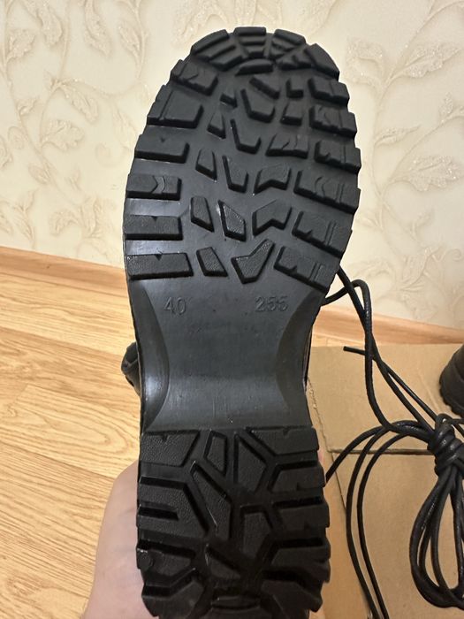 Берцы летние, новые 40 размер.
