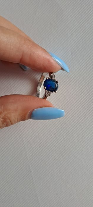 Продавам сребърен синджир и пръстен