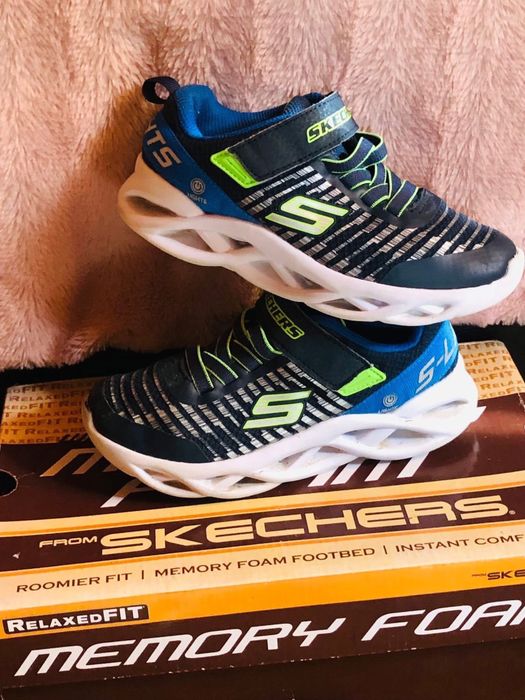 Adidasi  baiat SKEXHERS-marimea 30-31,inter20cm,leduri,nu piele,ca Salomon,Geox