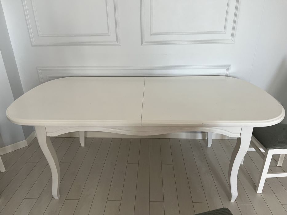 Гостевой стол со стульями