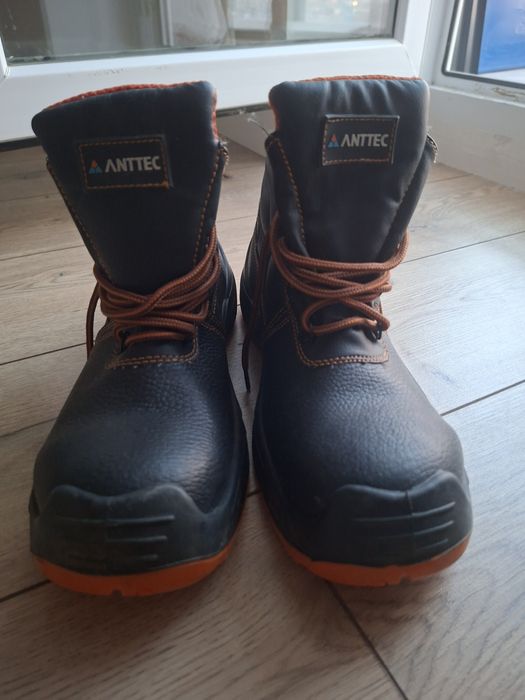 Рабочие спец  обувь