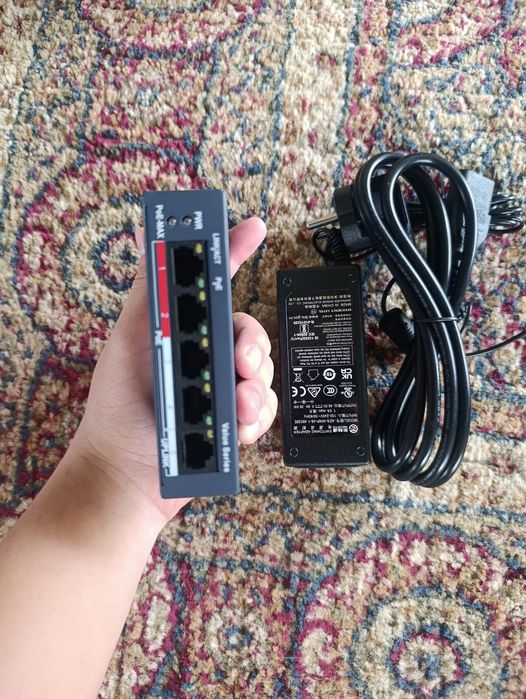 Коммутатор Hikvision PoE на 4 порта