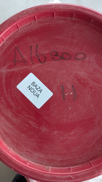 Vând tencuiala decorativa