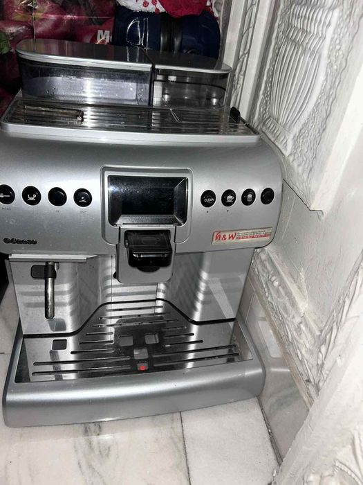 Vand aparate saeco .