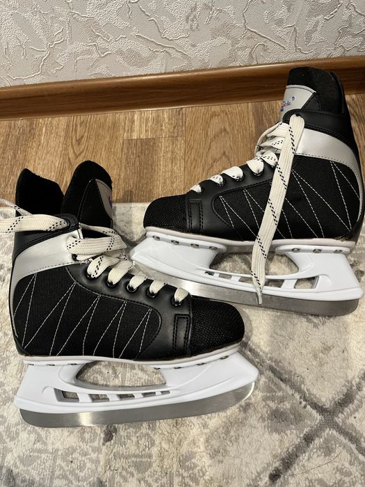 Продам новые коньки