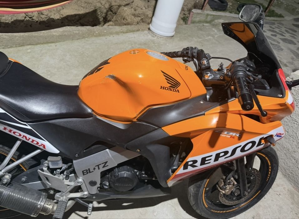 Honda Cbr 125R.