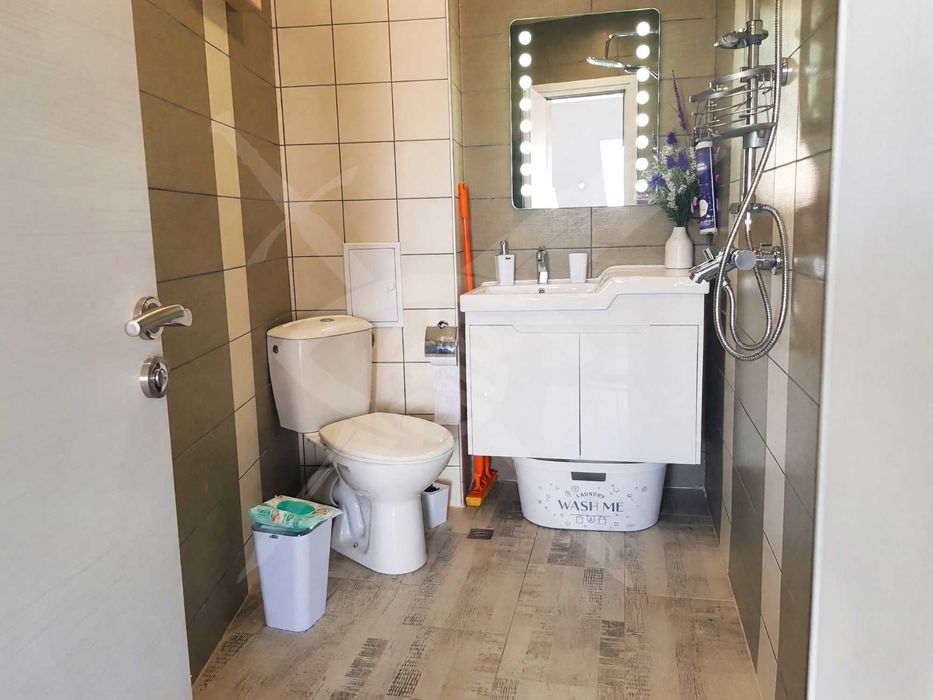 Дава се под наем Едностаен апартамент в Бургас, Център - 70 кв.м за 900 € - Снимка #5