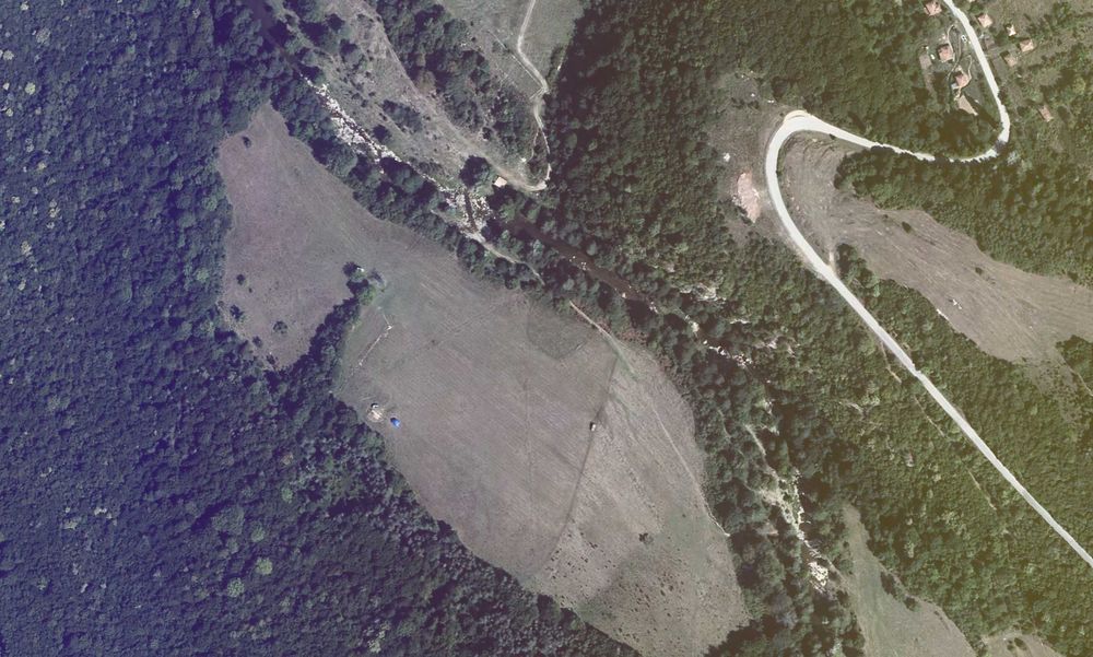 Уникален парцел край река Стара Река