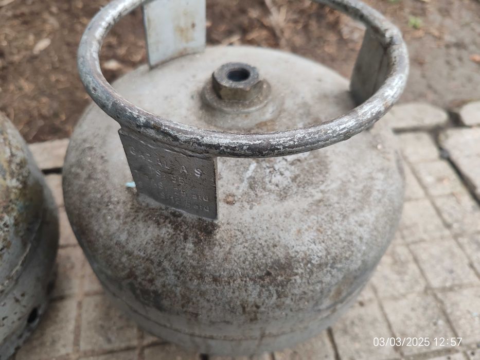 малки газови бутилки