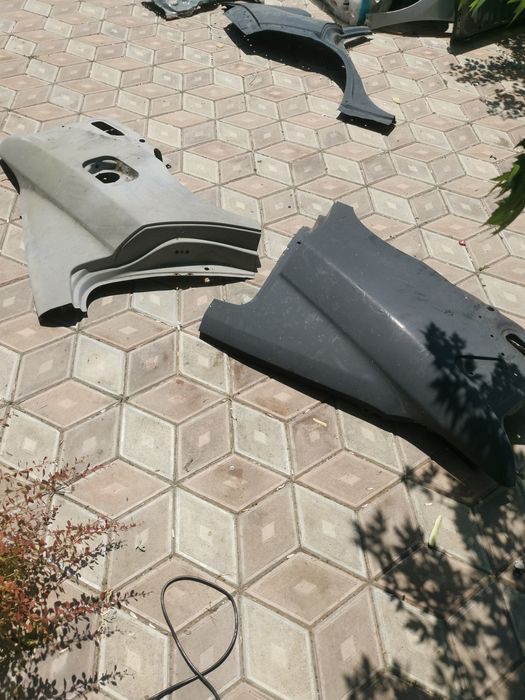 Aripa stânga dreapta spate Toyota avensis t27 2010/2011/2012 sedan ber