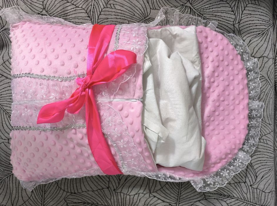 Конверт и костюм для новорожденных