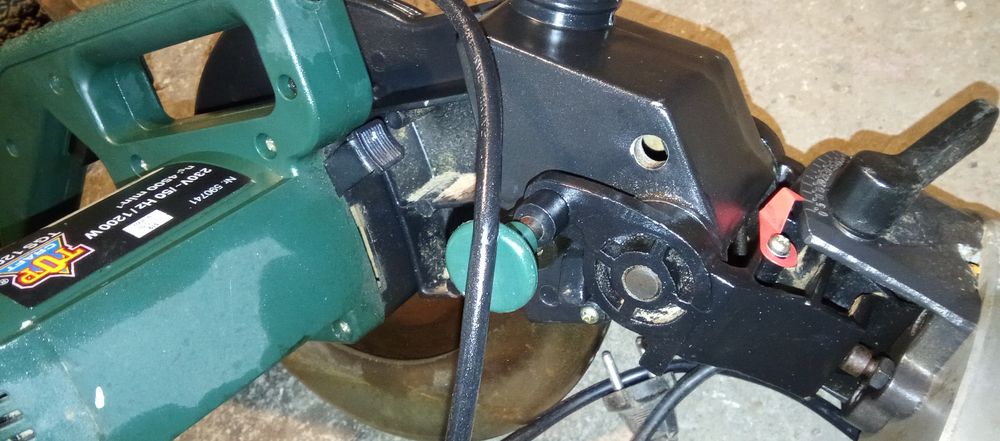 Пендула мощ 1200в.работеща- без плот