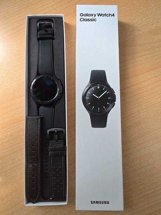 Samsung Galaxy watch 4 classic 46mm с допълнителна кожена каишка
