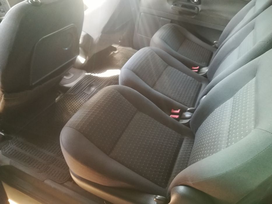 Продавам бартер Сеат алхамбра 7места автоматик 1.9тди116к.с