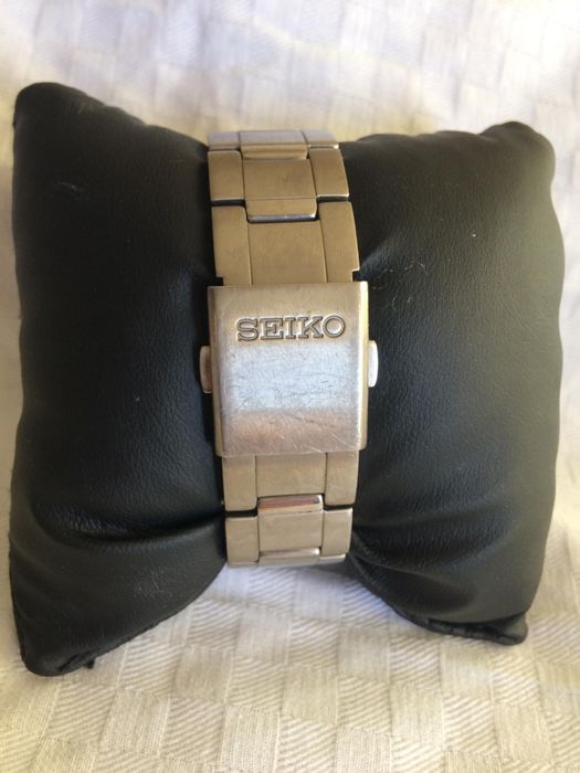 Мъжки часовник Seiko Chronograph Titanium SSB387P1
Продавам страхотен