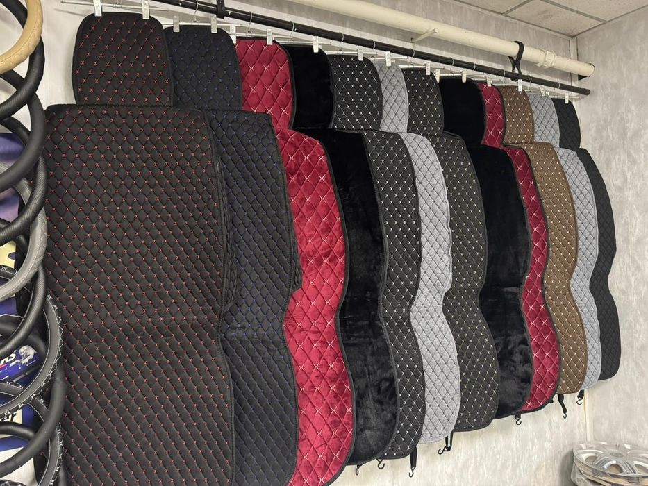 Продам чехлы в машину