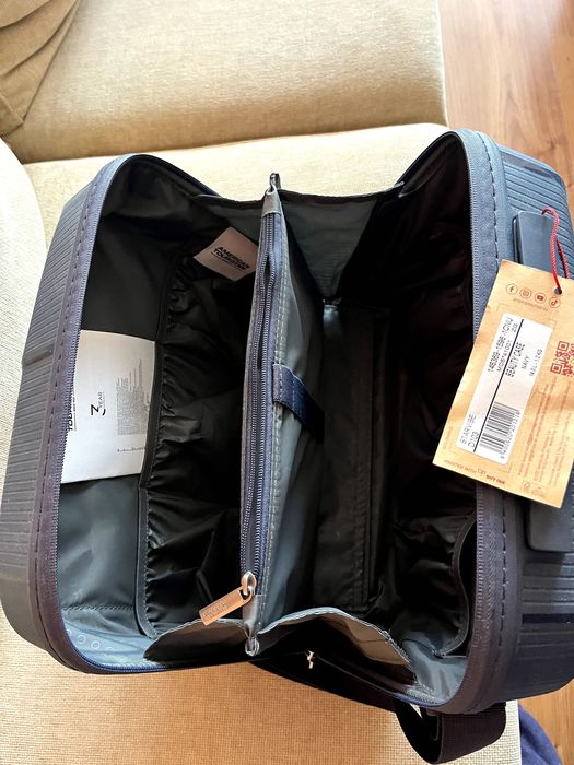 Нов оригинален куфар American Tourister (beauty case)