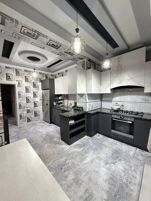 Kvartira sotiladi sergeli  7A novostroyka 6/1/3 82+150m²