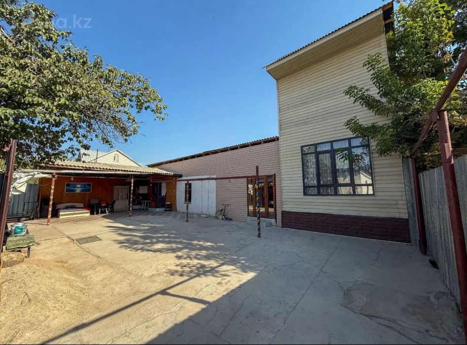 Продается 2 дома на одном участке