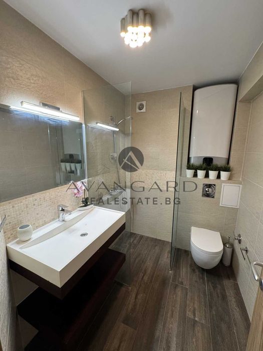 Продава се Тристаен апартамент в Пловдив, Кючук Париж - 96 кв.м за 2146 €/кв.м - Снимка #7