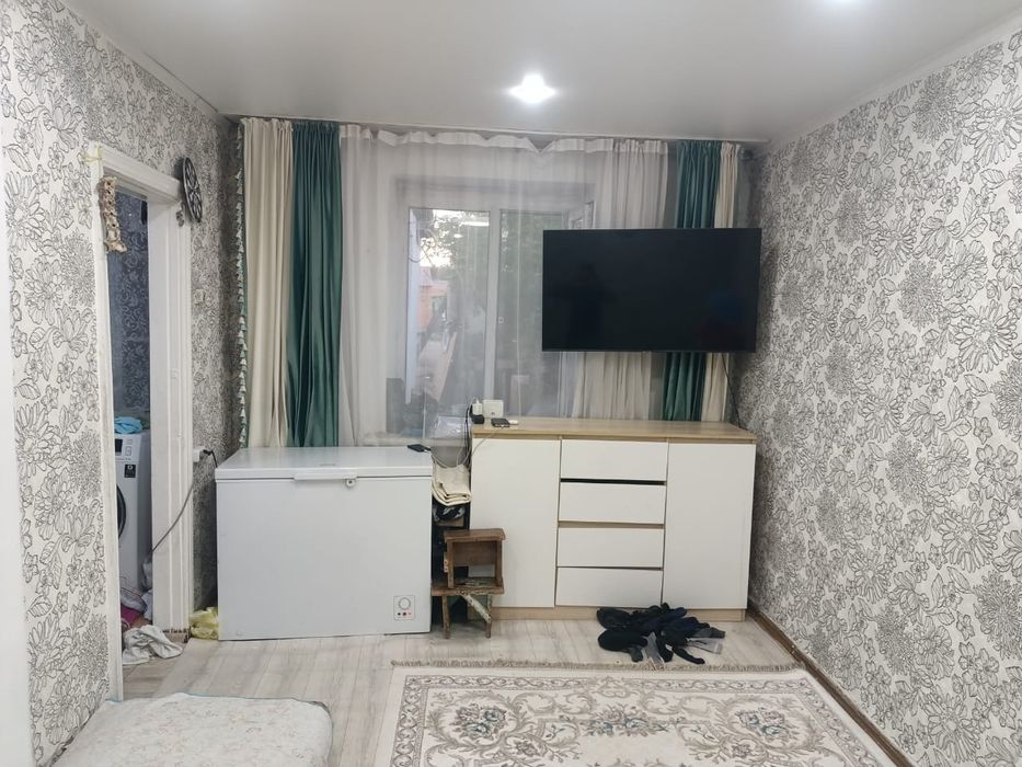 Продаю 2 комнатные квартиру