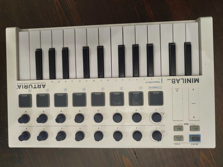 MIDI клавиатура Arturia MiniLab Mk2