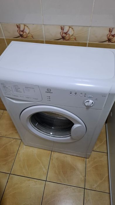 Продам стиральную машину