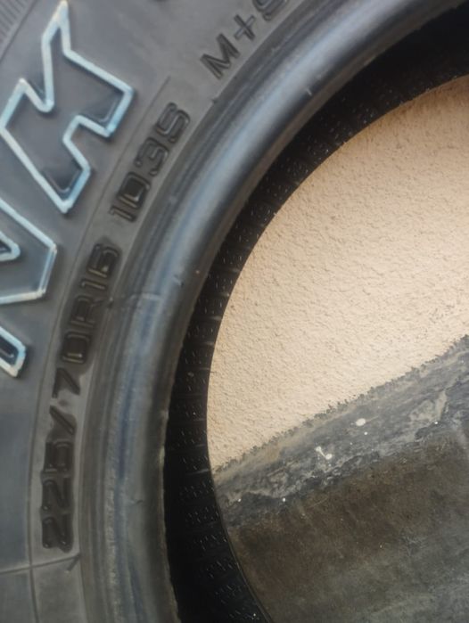 Продам шины на лексус