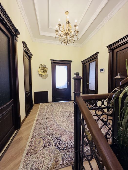 Diqqat Antiqa uy markazda Elita mahallada sotiladi!