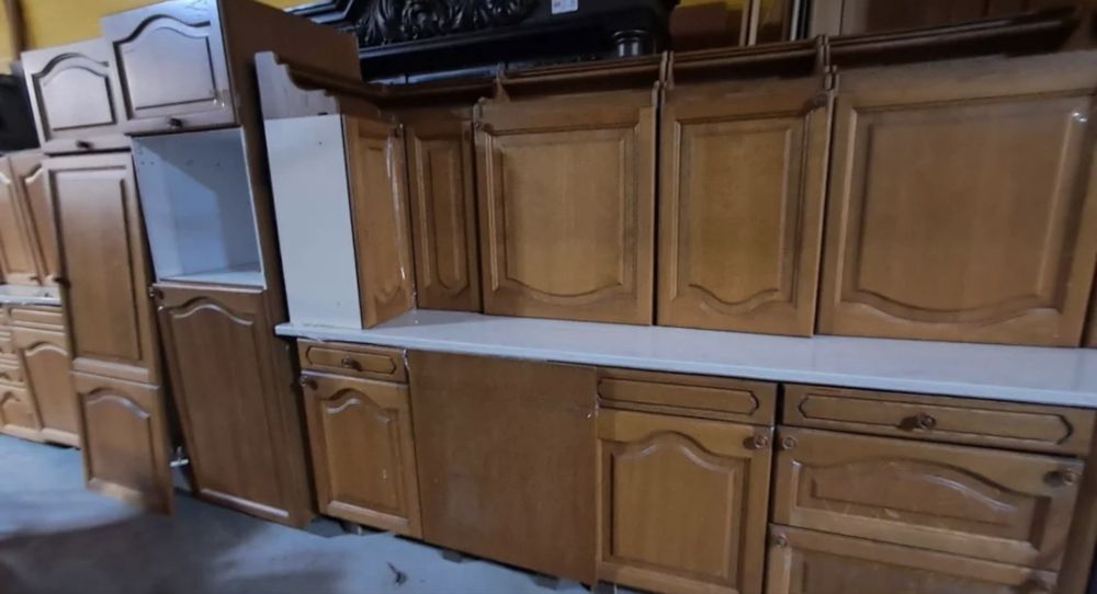 Bucătărie lemn masiv 5 m cu electrocasnice – Mobilă Preda Târgu Neamț