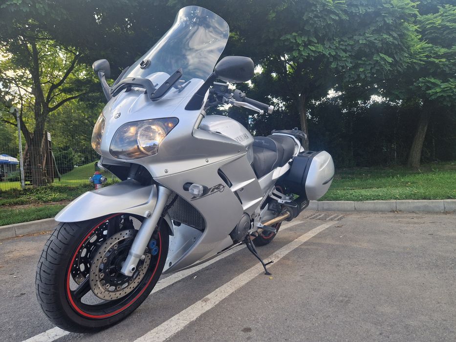 Yamaha FJR 1300 .