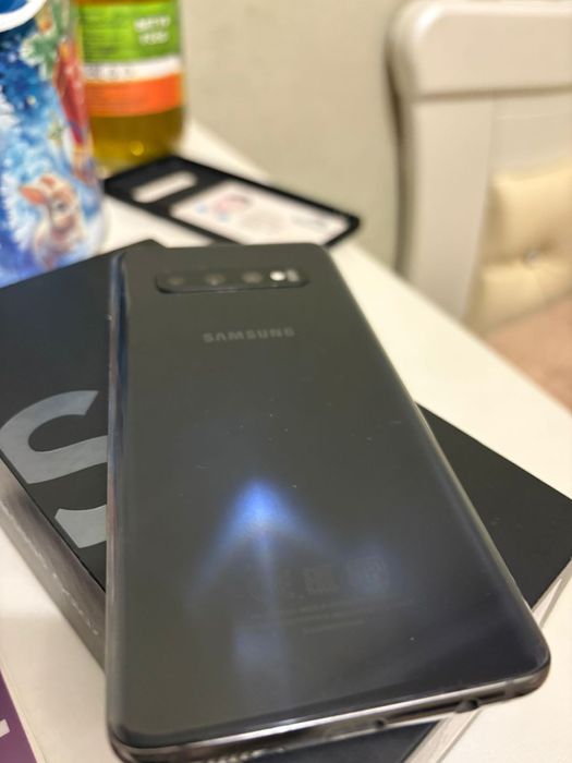Продается Samsung S10