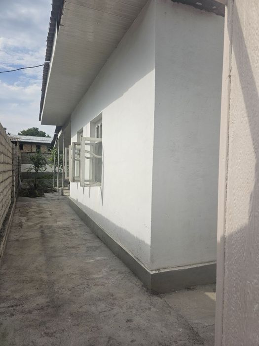 Uy hovli sotiladi 25.000 min kelishamiz