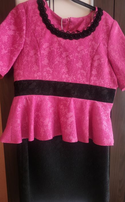 Costum roz femei, mărimea 40