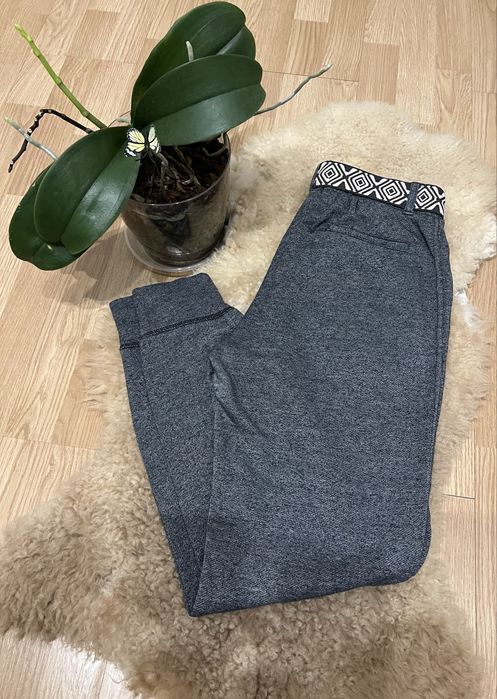 Pantaloni femei pufosi