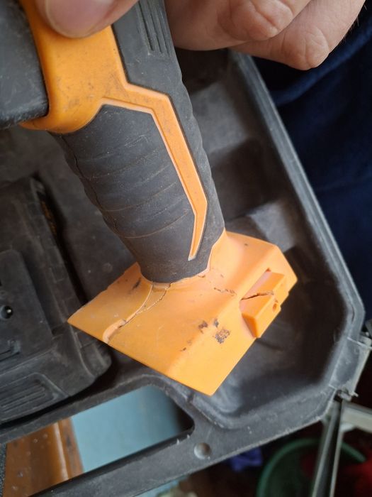 Шуруповерт вихрь