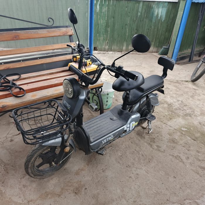 Продам мопед ветро едит около 50 км ч