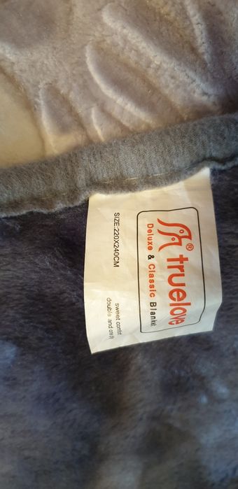 Vând 2 pături 240/220