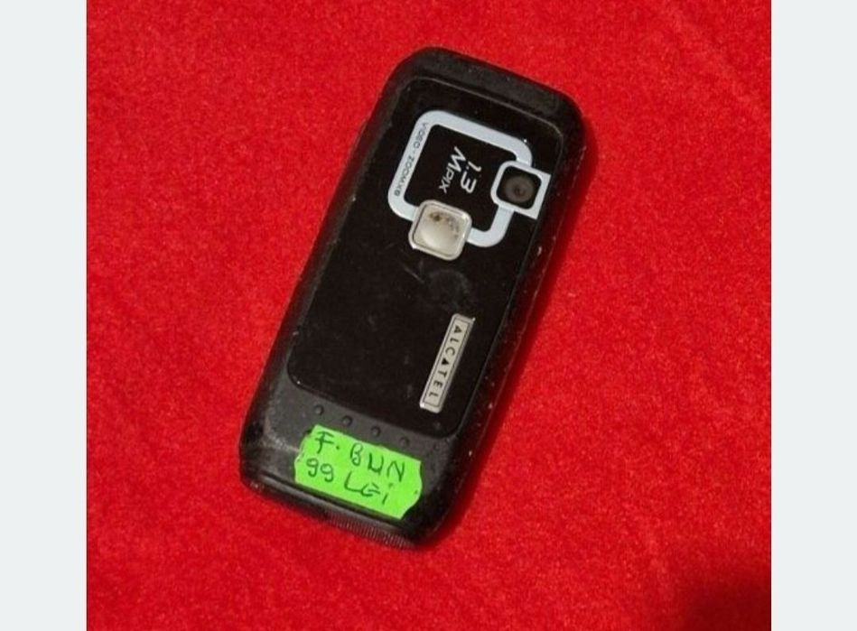 Telefon Alcatel cu butoane